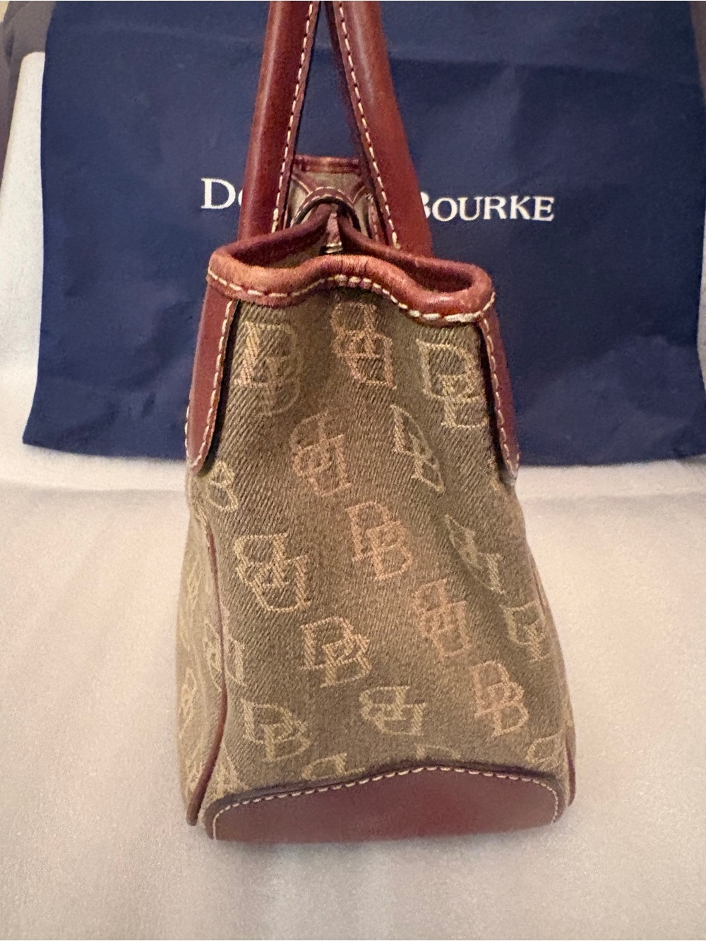 Dooney & Bourke Vintage Olive Monogram Satchel Pink Interior Push Lock Dust Bag - Picture 15 of 16
